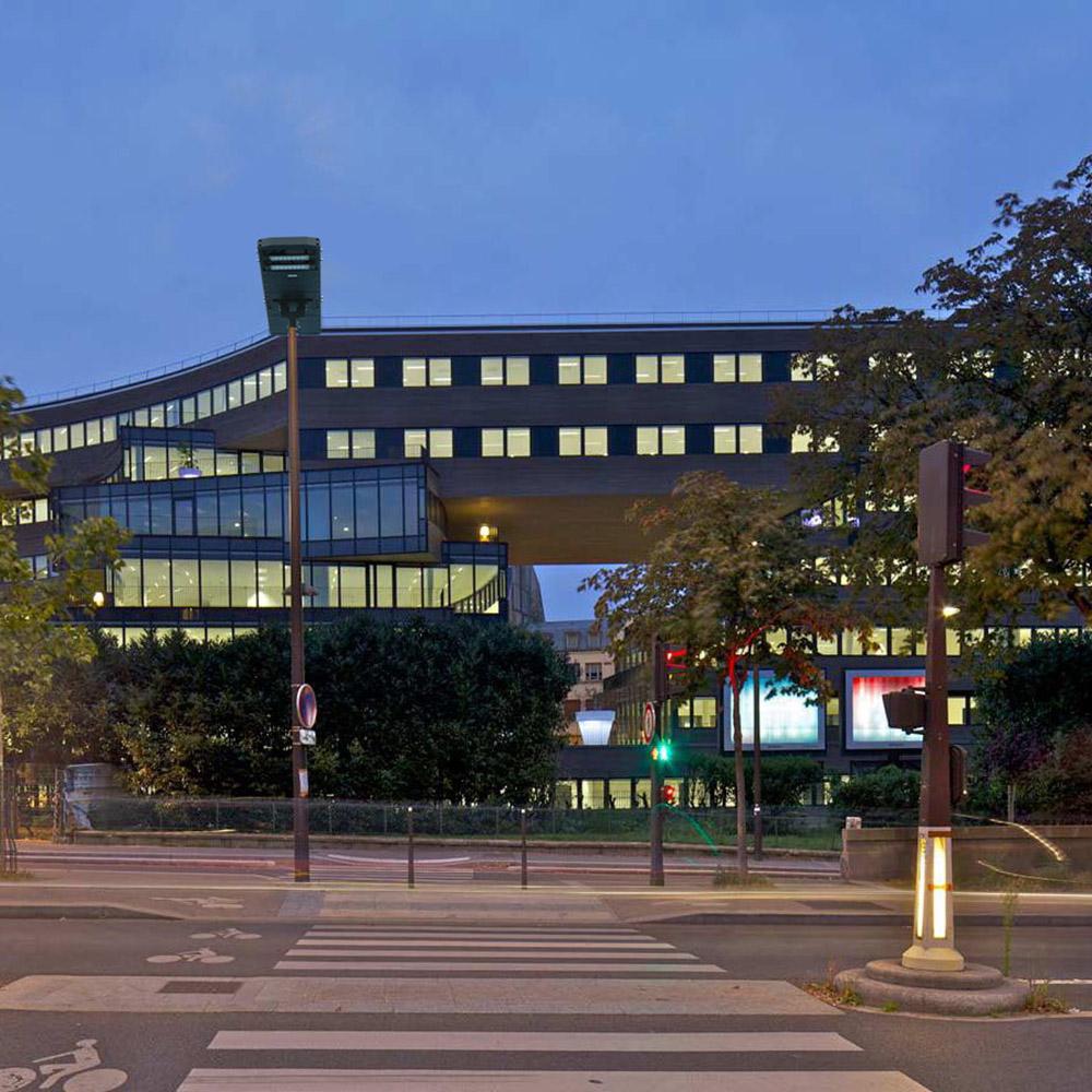 Solar LED Street/Pathway Light 6000K 12000 Lumens IP65 3 Year Warranty - Solar Panel  55W - LED 80W - With Remote Control