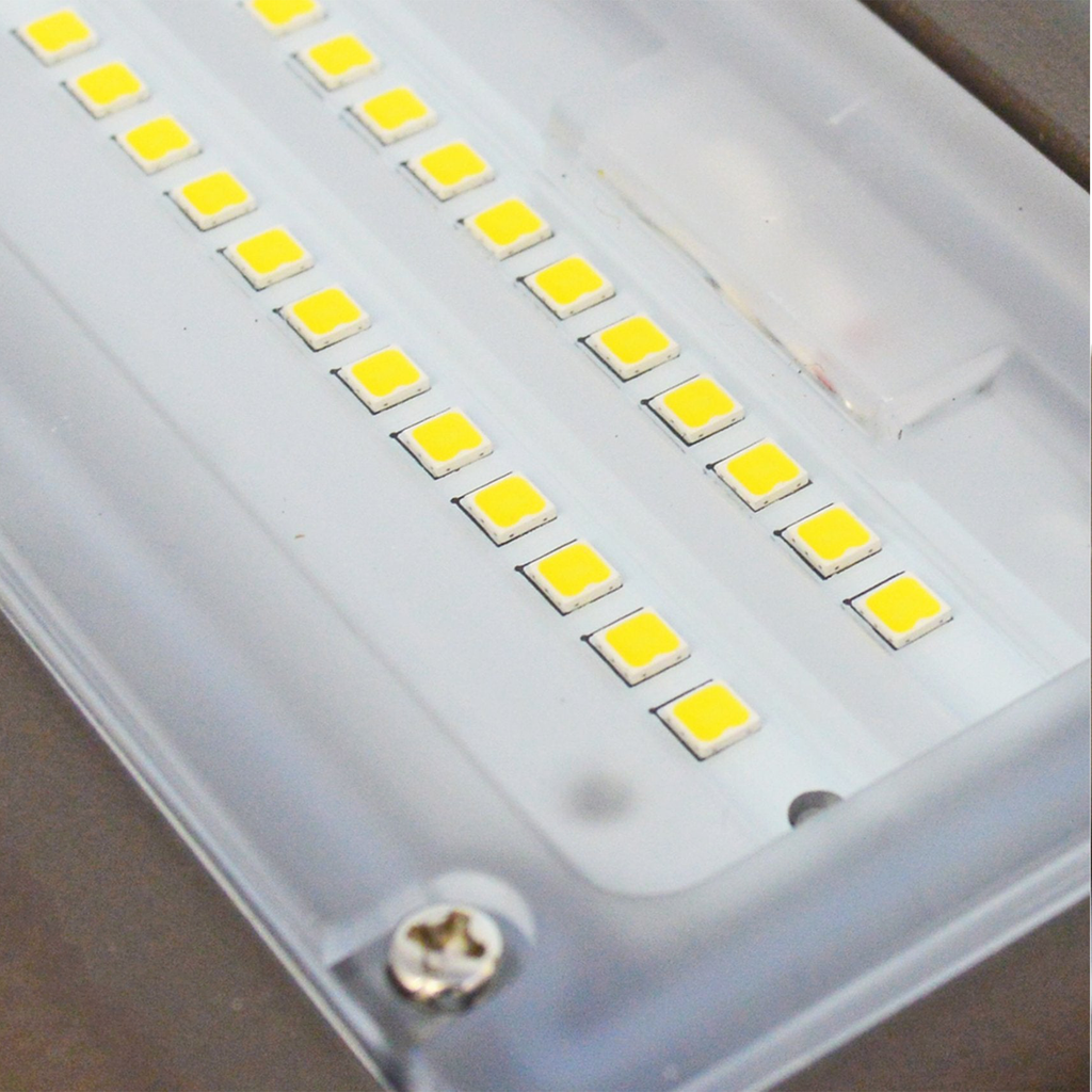 LED Flood Light 15W 2000 Lumens IP65 UL DLC Certified 5 Year Warranty - Knuckle Mount